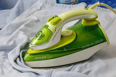 Distilled water use in steam iron